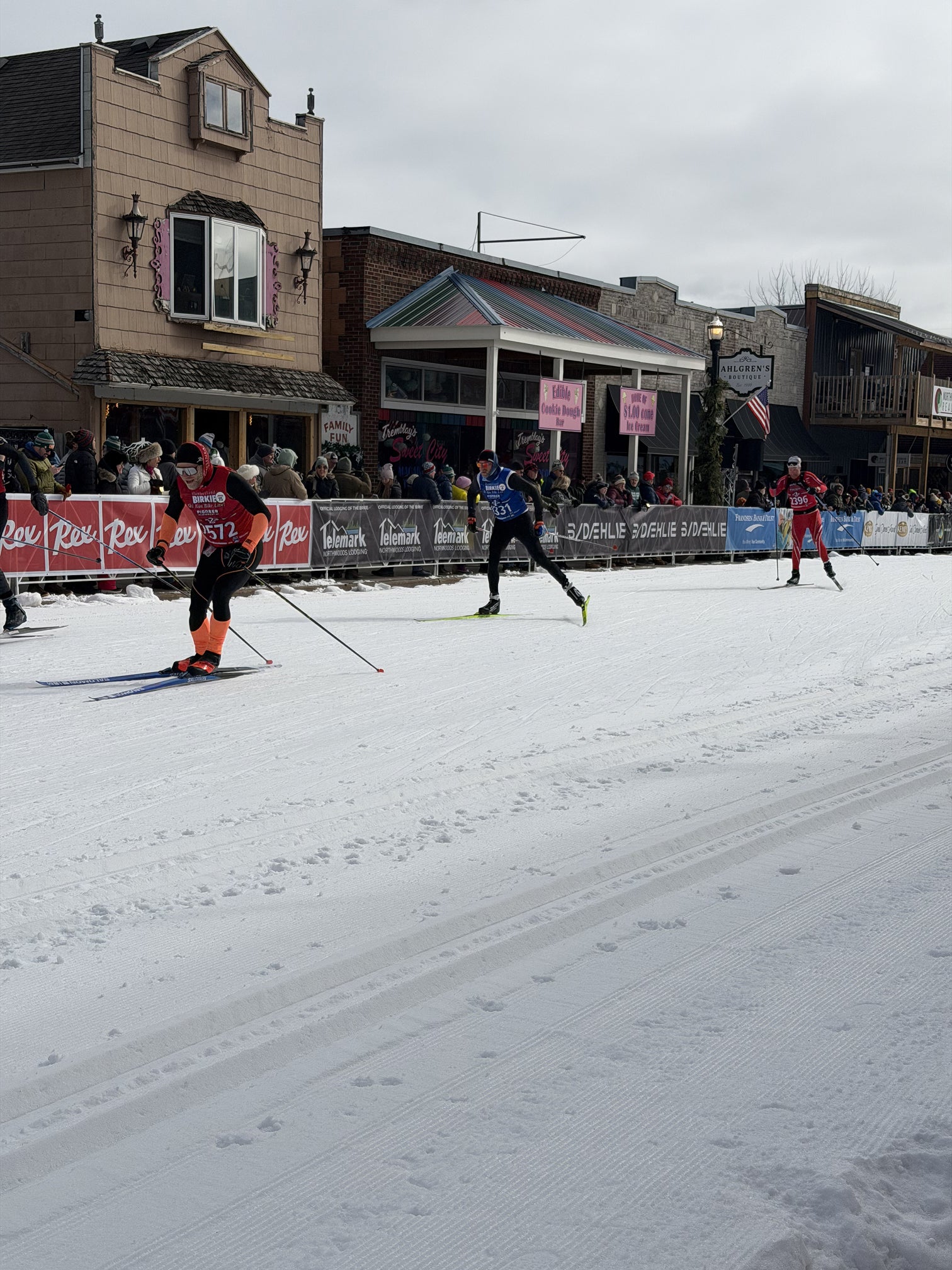 Racers on the final stretch into Hayward